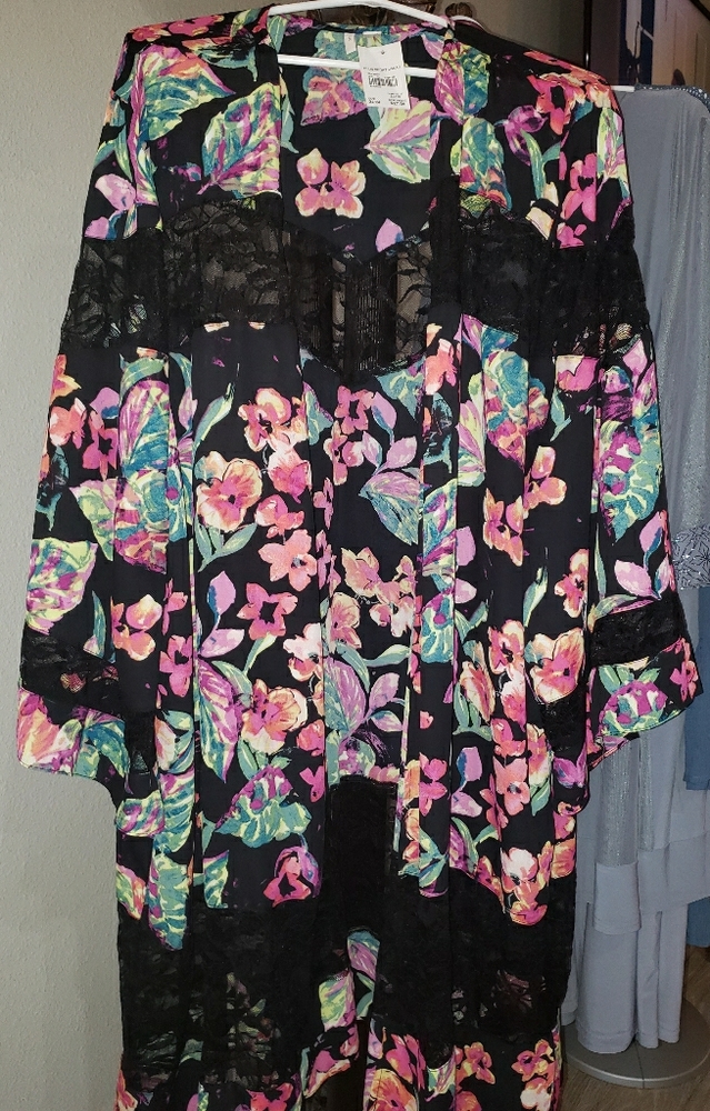 New Kimono Cato 22-24 Beautiful